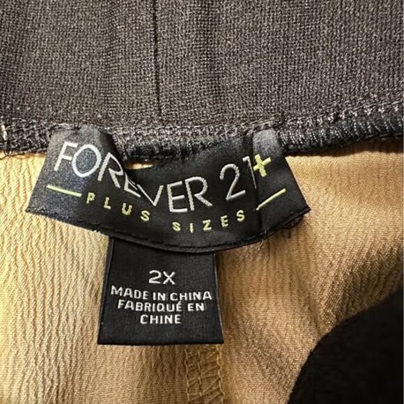 NEW Forever 21+ Plus Size Women’s Short Gold Skirt Stretchy Waist Band (Flawed) - Picture 2 of 6